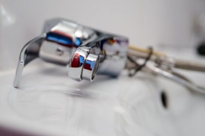 Instalatér Praha opraví toaletu i namontuje bojler