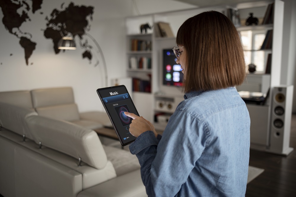 young-woman-using-home-technology