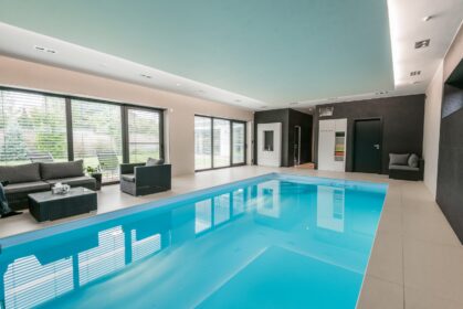 Přírodní vs. chemické produkty pro údržbu bazénů a wellness